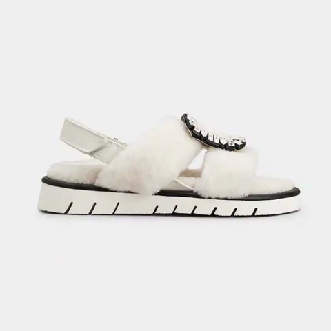 GIÀY Roger Vivier Women Viv’ Winter Fur Strass Buckle Sandals in Sheepskin-White