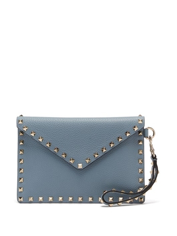 TÚI VALENTINO GARAVANI Rockstud grained-leather envelope pouch