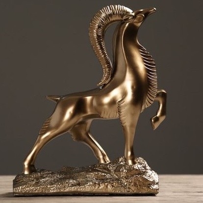 Bức Dê núi đá để bàn