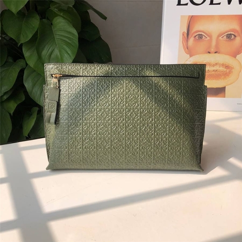 Túi LOEWE new embossed leather T-Pouch clutch Green