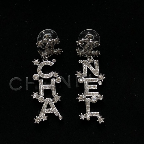 HOA TAI CHANEL DOUBLE CC SNOWFLAKE VERSION