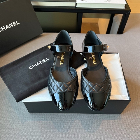 GIÀY CHANEL CC Logo Leather Sling Back