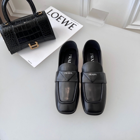 GIÀY PRADA TRIANGLE LOGO LOAFER SHOES