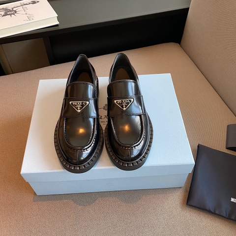 GIÀY PRADA Leather loafer