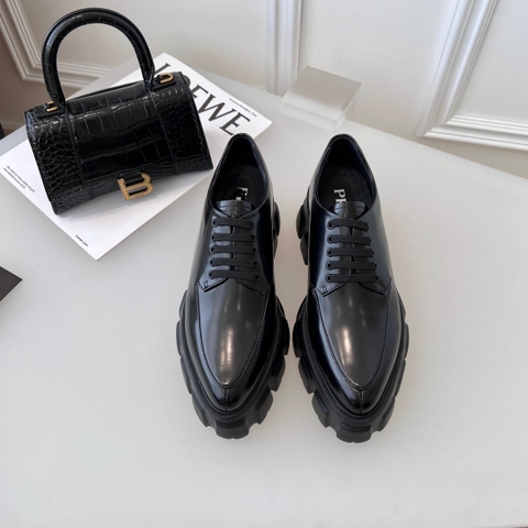 GIÀY PRADA TRIANGLE LOGO LOAFER SHOES