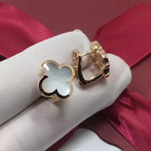 Bông tai Van Cleef & Arpels Mother of Peral Pure Alhambra vàng hồng 18K