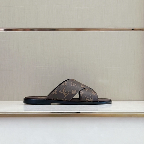 DÉP LOUIS VUITTON MONOGRAM SLIPPER