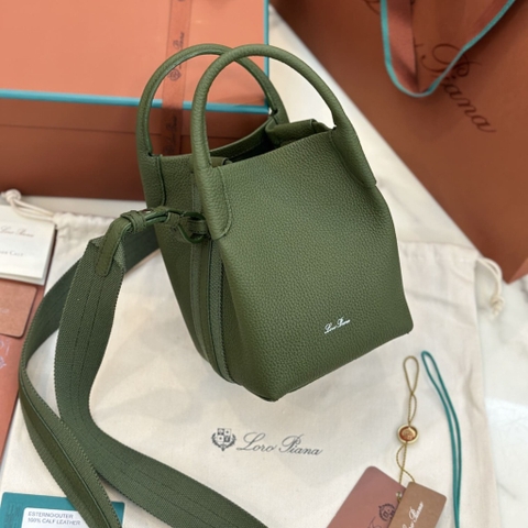 TÚI Loro Piana Bale Micro bằng da bê màu xanh lá cây