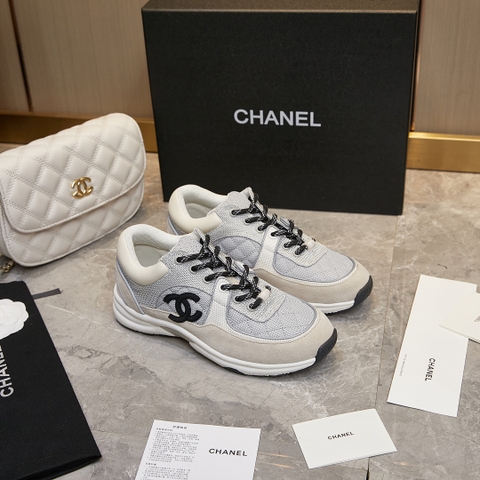 GIÀY CHANEL GREY SUEDE LOGO SNEAKERS