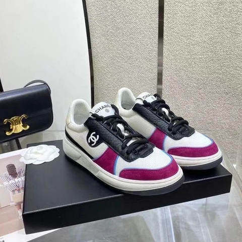 GIÀY CHANEL PINK SUEDE LOGO SNEAKERS