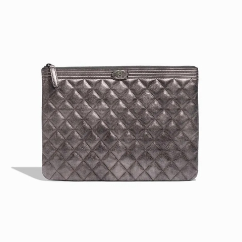 TÚI Chanel Boy Clutch Lamb Grey Metallic da cừu