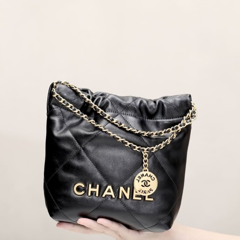 TÚI CHANEL 22 MINI Da Bê Sáng Bóng màu đen