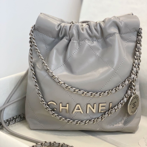 TÚI CHANEL 22 MINI Da Bê Sáng Bóng màu xám
