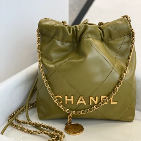 TÚI CHANEL 22 MINI Da Bê Sáng Bóng màu xanh Olive