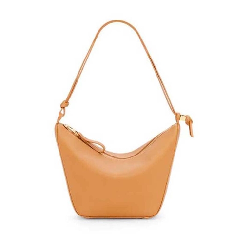 TÚI LOEWE Mini Hammock Hobo bằng da bê màu nâu