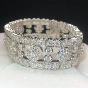 Vòng tay Van Cleef & Arpels Snowflake diamond vàng trắng 18K