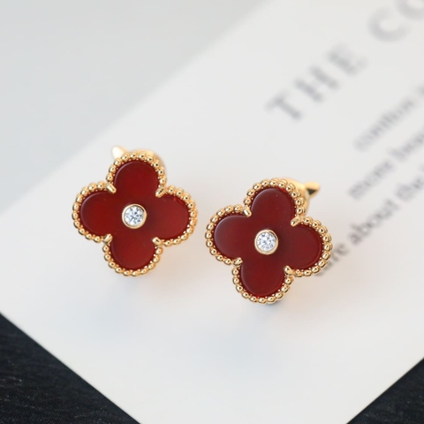 Bông tai Van Cleef & Arpels đá Carnelian vàng hồng 18K  (Liên hệ để biết giá)