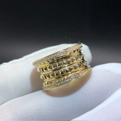 Nhẫn kim cương lát đá bốn dải vàng 18k Bvlgari B.zero1 Rock 18K  (Liên hệ để biết giá)