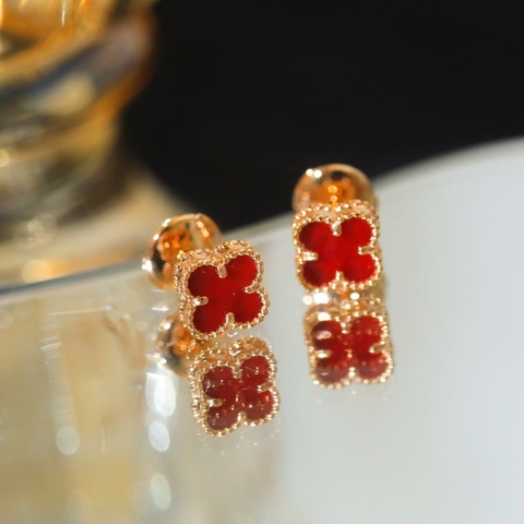 Bông tai Van Cleef & Arpels đá Carnelian vàng hồng 18K  (Liên hệ để biết giá)