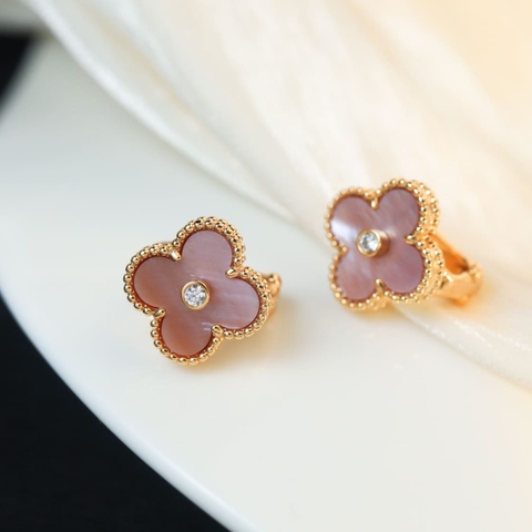 Bông tai Van Cleef & Arpels  xà cừ hồng vàng vàng 18K  (Liên hệ để biết giá)