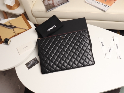 VÍ CHANEL POUCH LAMBSKIN BLACK DA HAAS