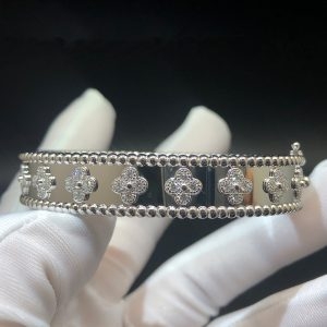 Vòng tay Van Cleef & Arpels Perlee Clovers Kim cương vàng trắng 18K
