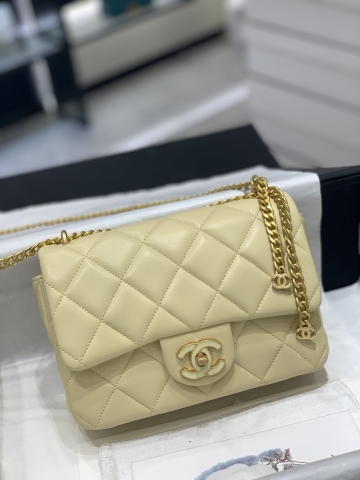 TÚI CHANEL 22P CF Cream sữa da HAAS
