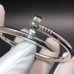 Vòng tay Cartier Juste Un Clou cỡ medium vàng trắng 18K