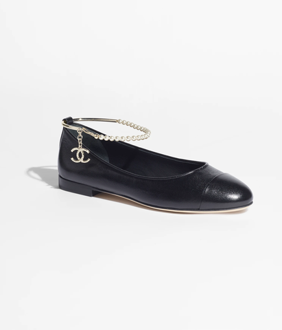GIÀY CHANEL BALLERINA LOGO Da cừu bóng,Kim loại & Ngọc trai nhân tạo Đen