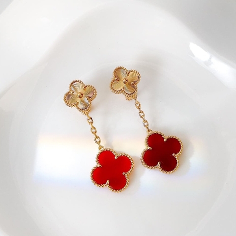 Bông tai Van Cleef & Arpels đá Carnelian vàng hồng 18K  (Liên hệ để biết giá)