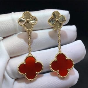 Hoa tai Van Cleef & Arpels Magic Alhambra Vàng vàng 18K Guilloche Carnelian 2 họa tiết 18K  (Liên hệ để biết giá)