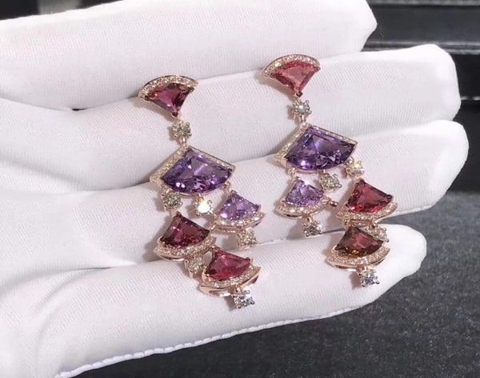 Bông tai Bulgari Divas Dream vàng hồng 18K Rubellite hồng,thạch anh tím và kim cương Pave (Liên hệ để biết giá)