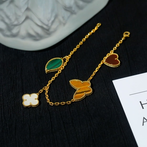 Lắc tay Van Cleef & Arpels Butterfly,Leaf and Heart vàng hồng 18K  (Liên hệ để biết giá)