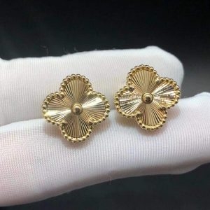 Bông tai Van Cleef & Arpels Vintage Alhambra Guilloché vàng vàng 18K