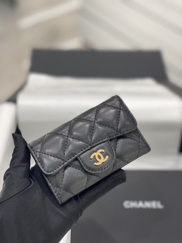 VÍ CHANEL LAMBSKIN BLACK DA HAAS