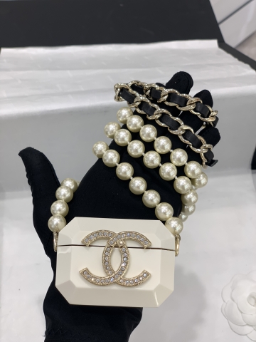 TÚI CHANEL ACRYLIC STRAP PEARL