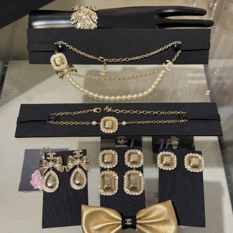 PHỤ KIỆN CHANEL MẠ VÀNG 26 GIÁ LIÊN HỆ