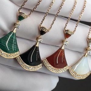 Vòng cổ BVLGARI Divas' Dream Malachite,Carnelian,M.O.P,Onyx & Diamond vàng hồng 18K