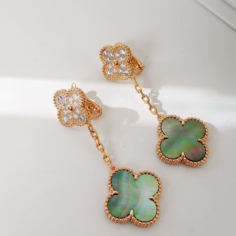 Bông tai Van Cleef & Arpels xà cừ vàng hồng 18K  (Liên hệ để biết giá)