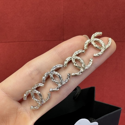 HOA TAI CHANEL TWIST GOLD