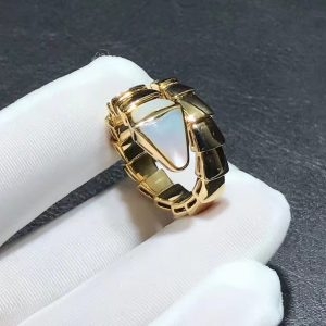 Nhẫn BVLGARI Serpenti Viper Xà Cừ Ngọc Trai vàng vàng 18K