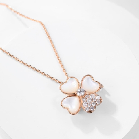 Vòng cổ Van Cleef & Arpels Cosmos kim cương ngọc trai vàng hồng 18K  (Liên hệ để biết giá)