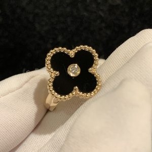 Nhẫn Van Cleef & Arpels Black Onyx Alhambra Diamond vàng hồng 18K