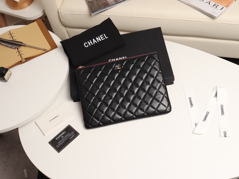VÍ CHANEL POUCH LAMBSKIN BLACK DA HAAS
