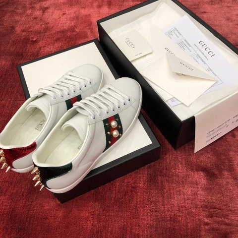 GIÀY GUCCI Leather Ace Sneakers Pear and Spkies White