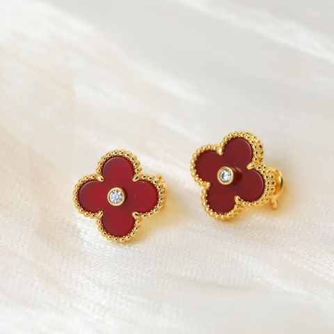 Bông tai Van Cleef & Arpels đá Carnelian vàng vàng 18K  (Liên hệ để biết giá)
