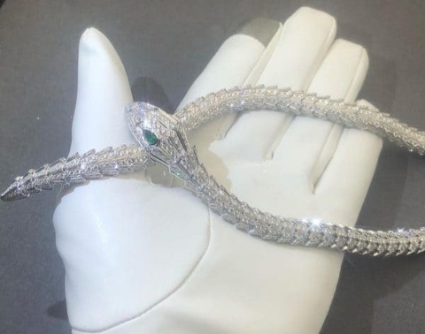 Vòng cổ Bvlgari Serpenti bằng vàng trắng 18K Bulgari kim cương Pavé (Liên hệ để biết giá)