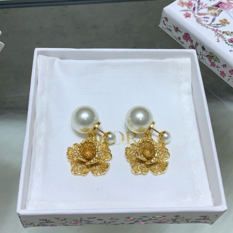 HOA TAI DIOR CD PEARLS FLOWERS TRIBALES