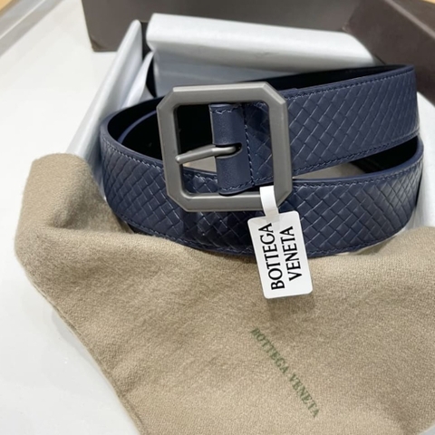 DÂY LƯNG BOTTGA VENETA BLUE INTRECCIATO LEATHER Khóa đen mờ