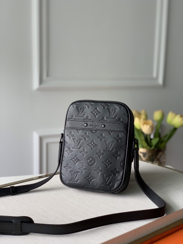 TÚI LOUIS VUITTON TAURILLON MONOGRAM DANUBE Messenger Bag